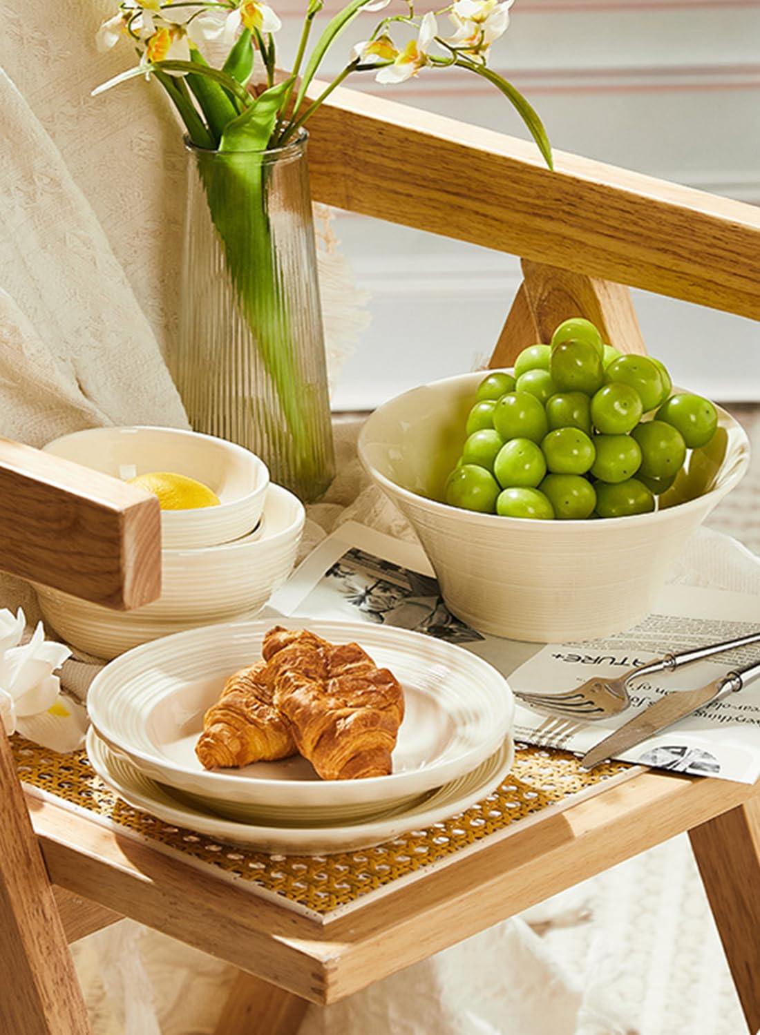 18Pcs Dinnerware Set, Gift Kit, Plates and Bowls Sets, Oven, Dishwasher and Microwave Safe, White